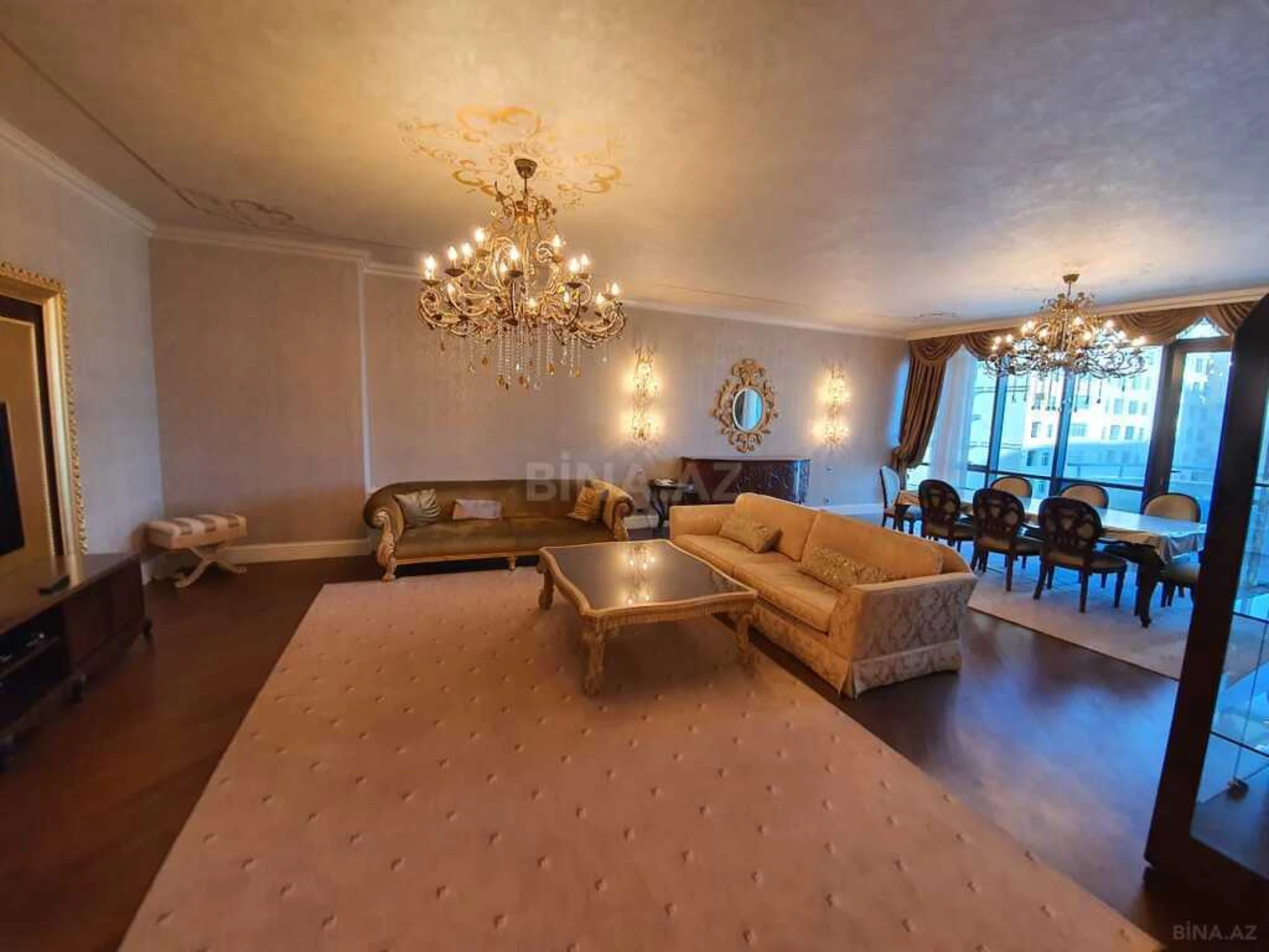 Satılır 4 otaqlı mənzil 254 m²