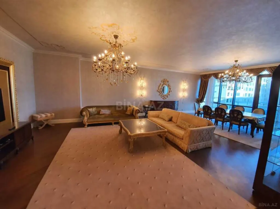 Satılır 4 otaqlı mənzil 254 m²