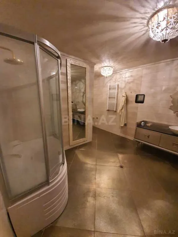 Satılır 4 otaqlı mənzil 254 m²