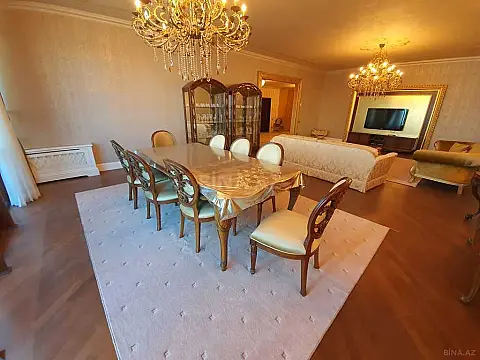 Satılır 4 otaqlı mənzil 254 m²