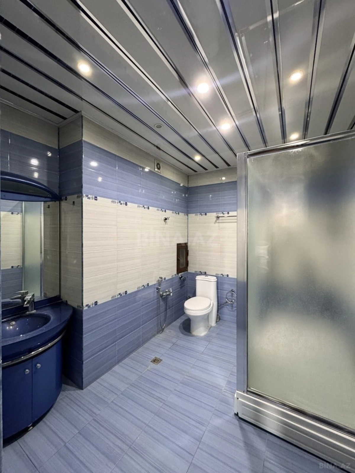 Satılır 4 otaqlı mənzil 250 m²