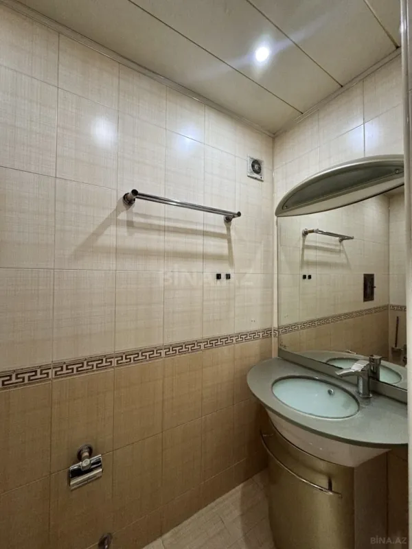 Satılır 4 otaqlı mənzil 250 m²