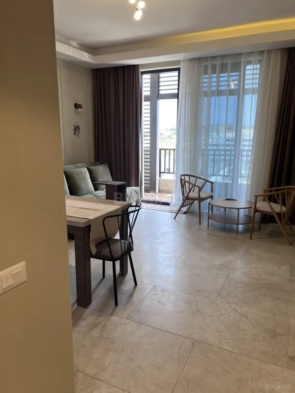 Kirayə verilir 2 otaqlı mənzil 78 m²