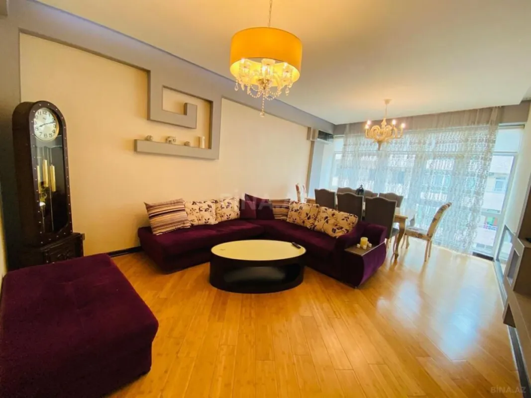 Satılır 3 otaqlı mənzil 130 m²
