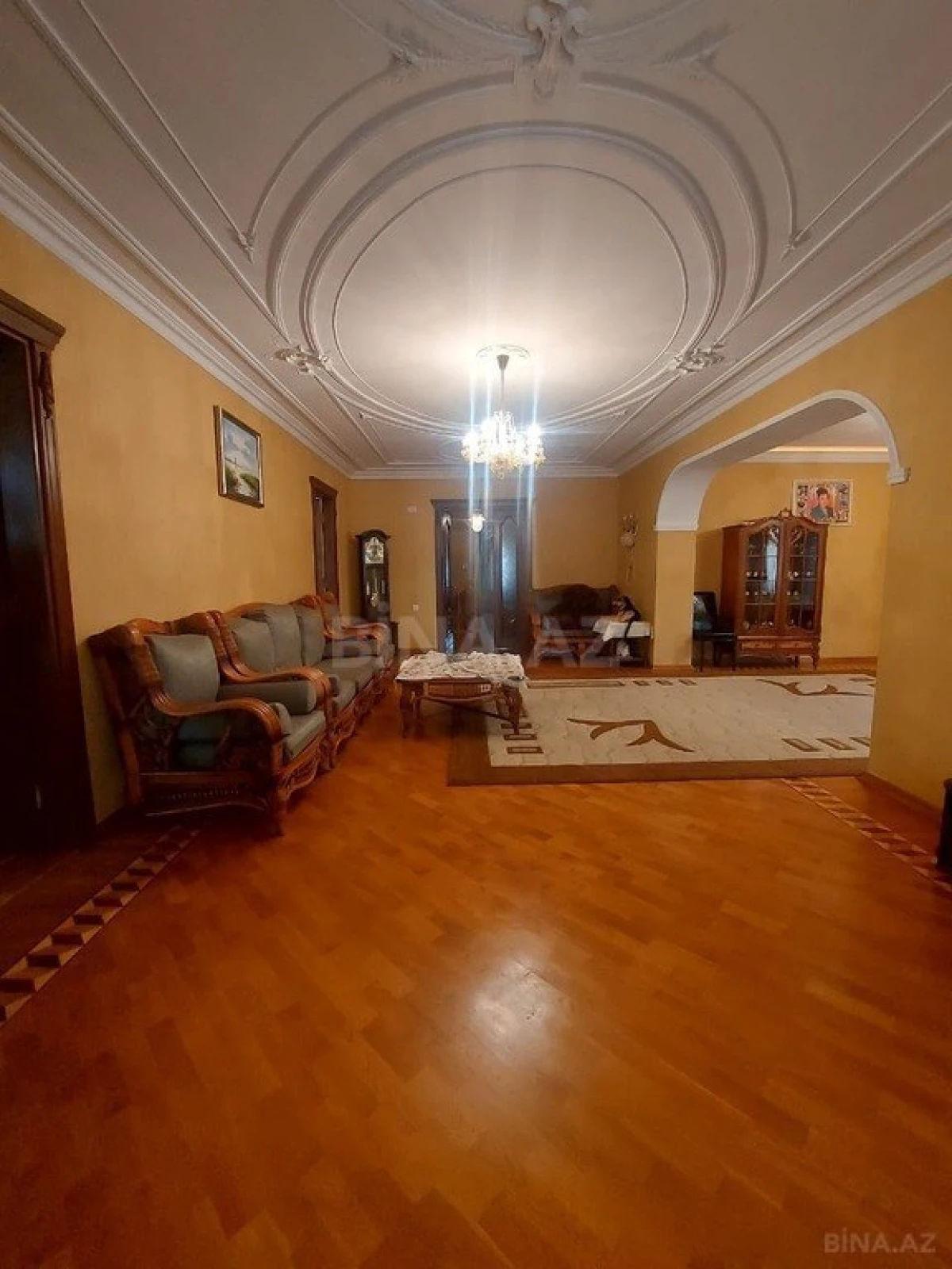 Satılır 8 otaqlı həyət evi 350 m²