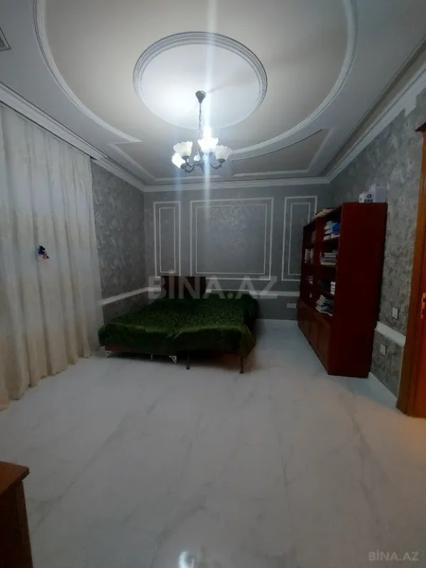 Satılır 8 otaqlı həyət evi 350 m²