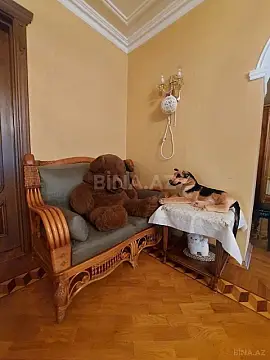 Satılır 8 otaqlı həyət evi 350 m²