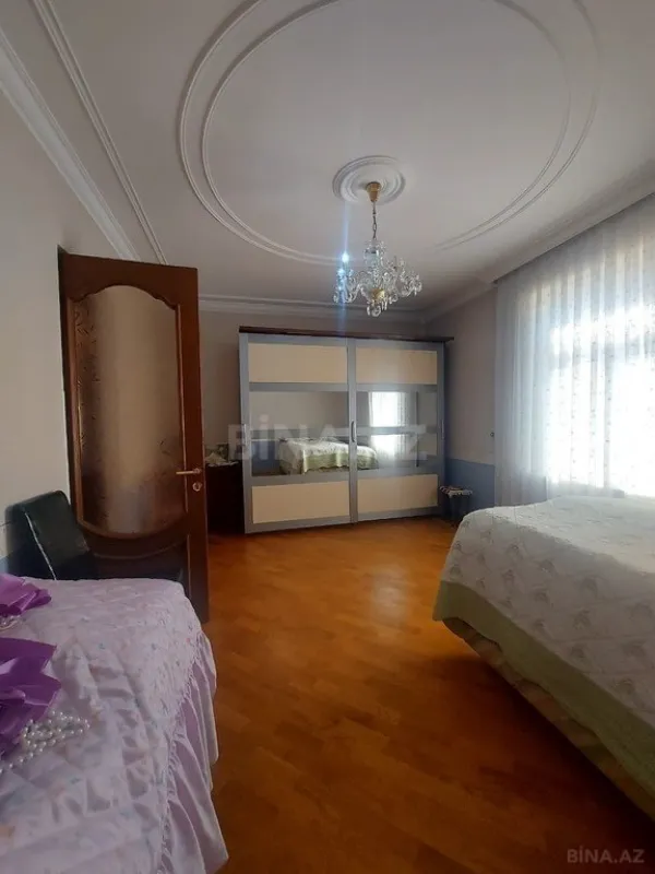 Satılır 8 otaqlı həyət evi 350 m²
