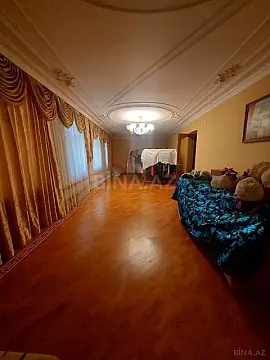 Satılır 8 otaqlı həyət evi 350 m²