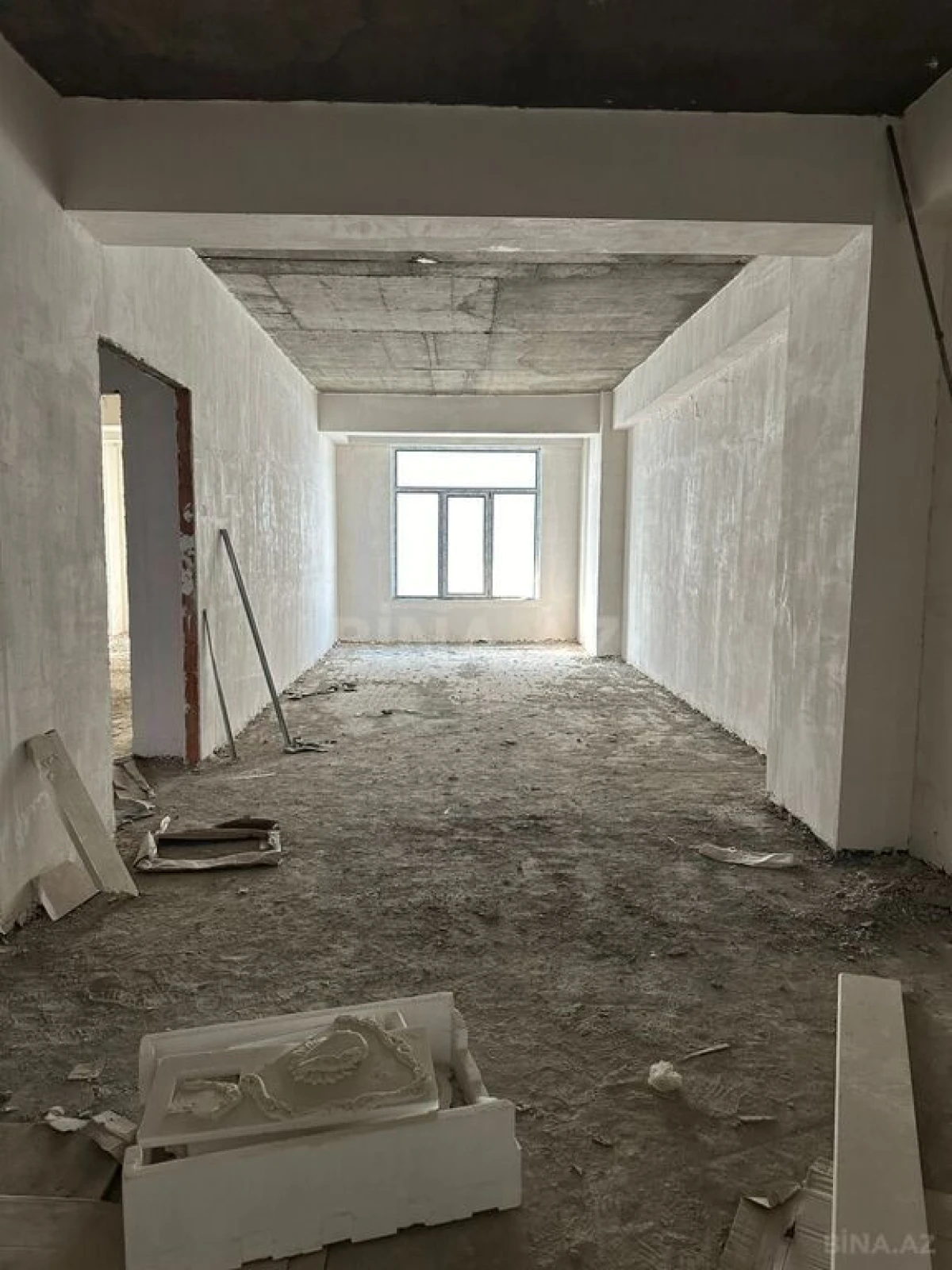 Satılır 4 otaqlı mənzil 171 m²