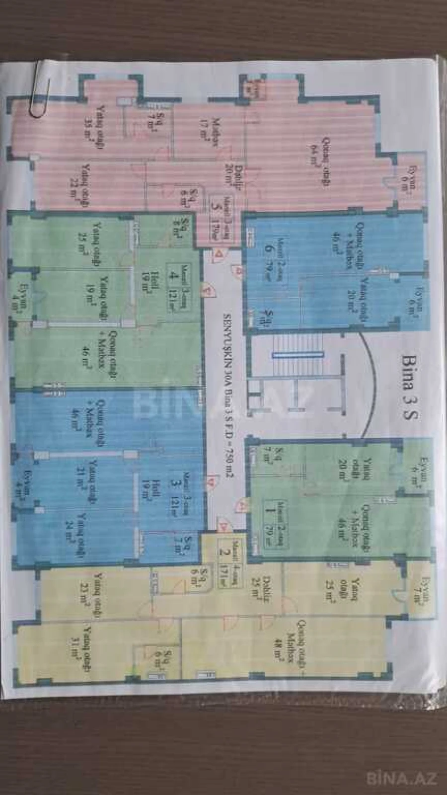 Satılır 4 otaqlı mənzil 171 m²