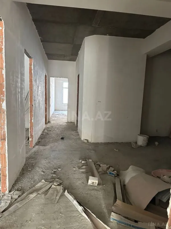 Satılır 4 otaqlı mənzil 171 m²