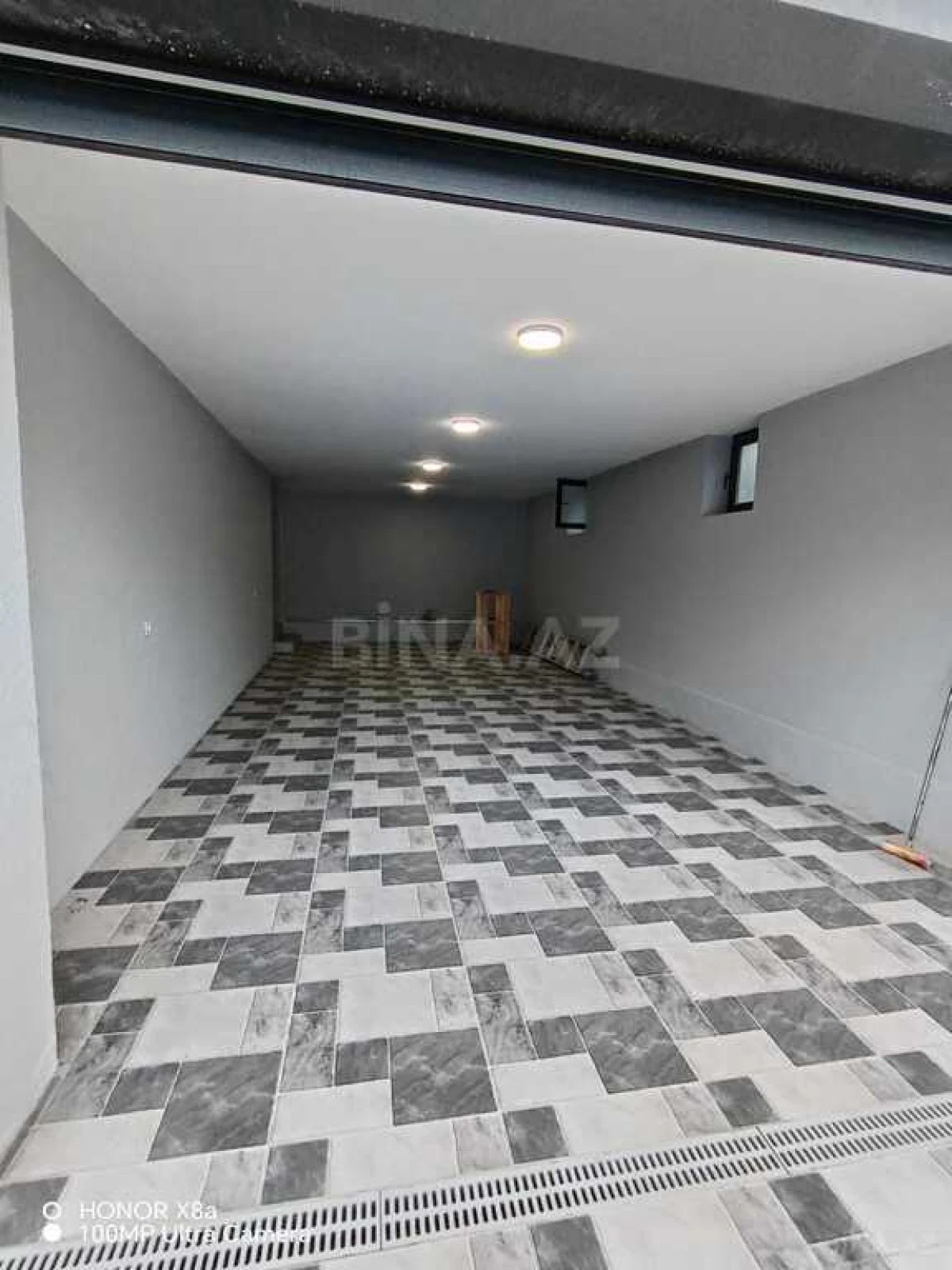 Satılır 4 otaqlı həyət evi 305 m²