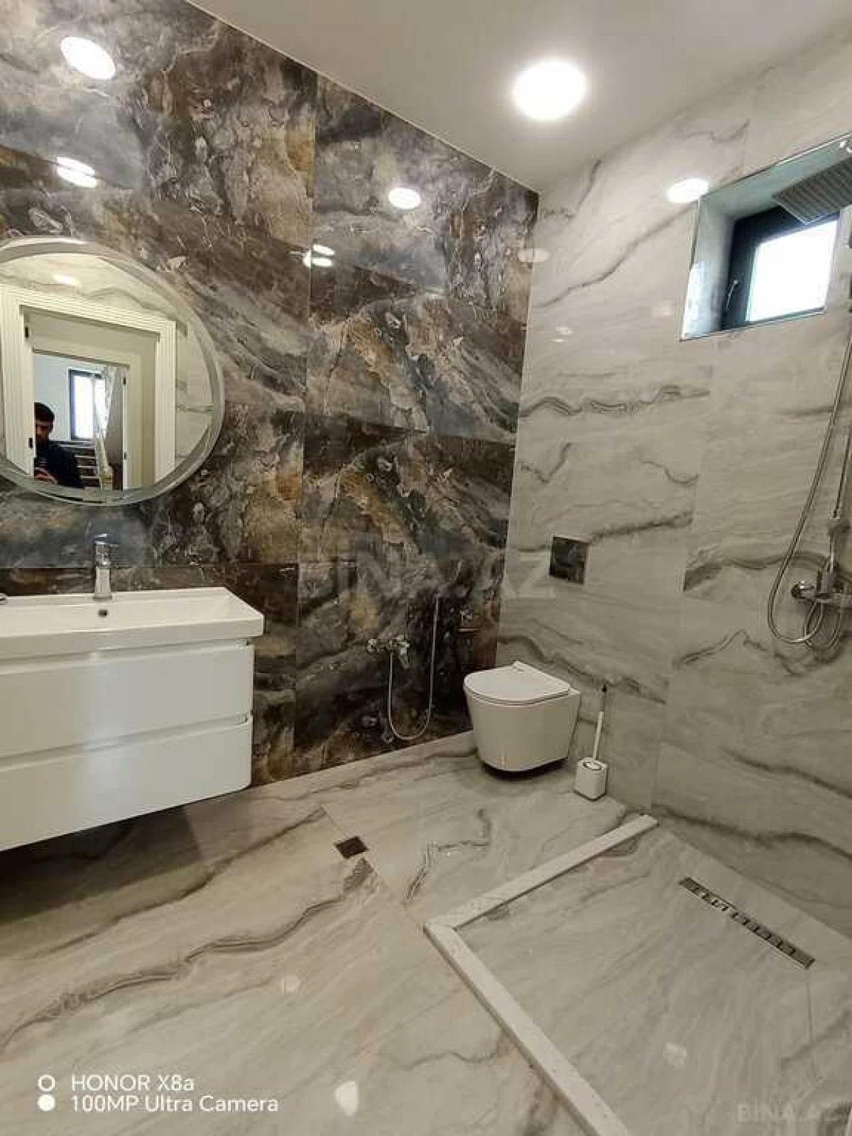 Satılır 4 otaqlı həyət evi 305 m²