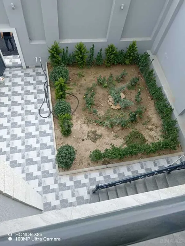 Satılır 4 otaqlı həyət evi 305 m²