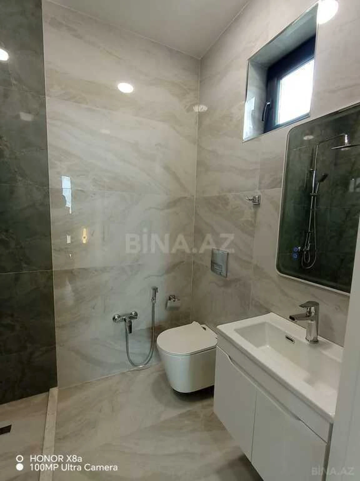 Satılır 4 otaqlı həyət evi 305 m²