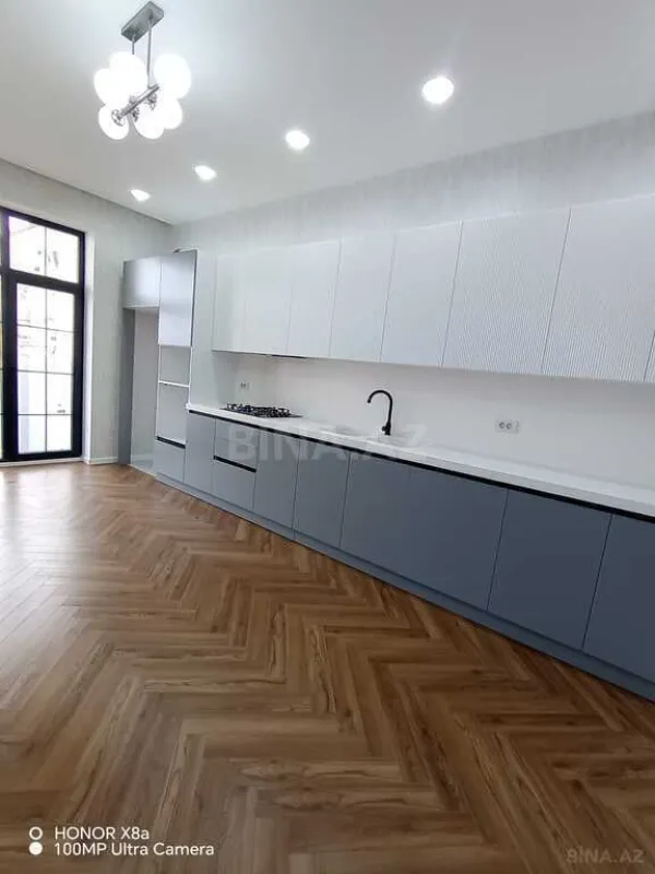 Satılır 4 otaqlı həyət evi 305 m²