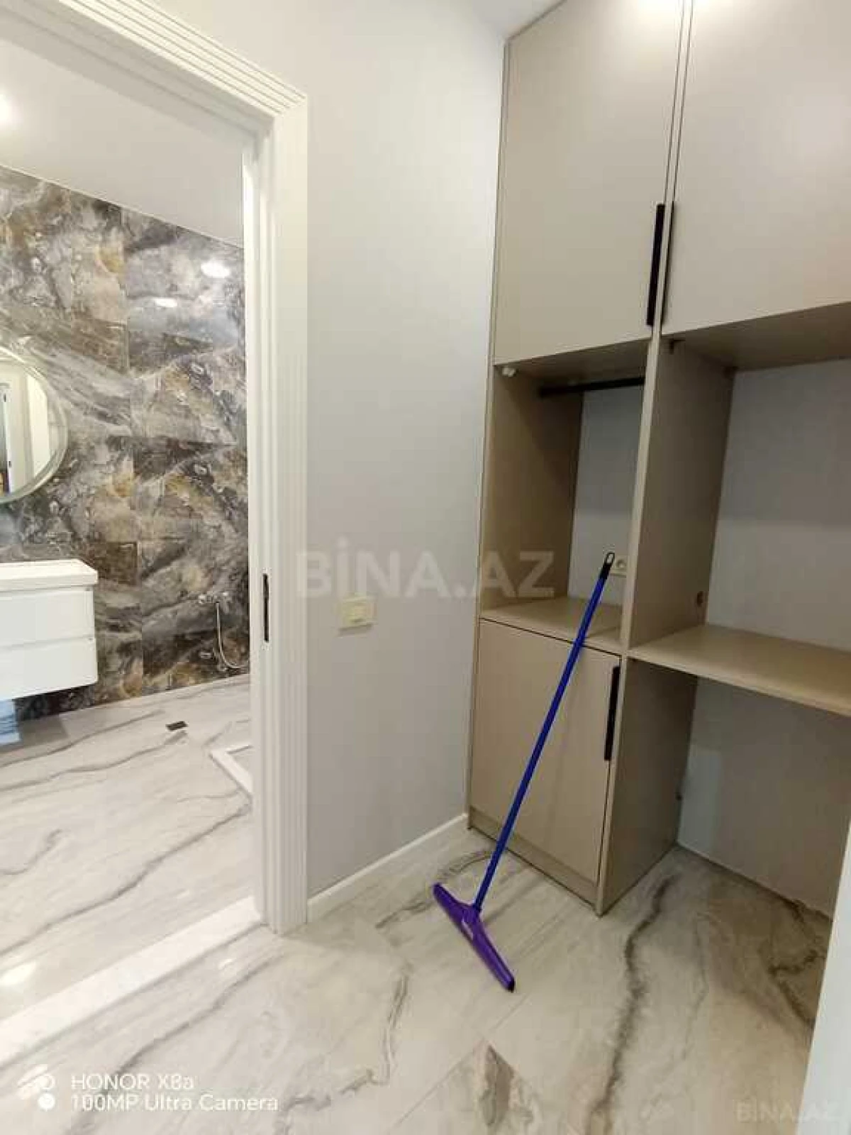 Satılır 4 otaqlı həyət evi 305 m²