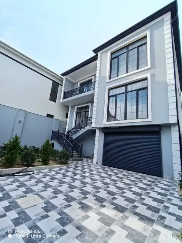 Satılır 4 otaqlı həyət evi 305 m²
