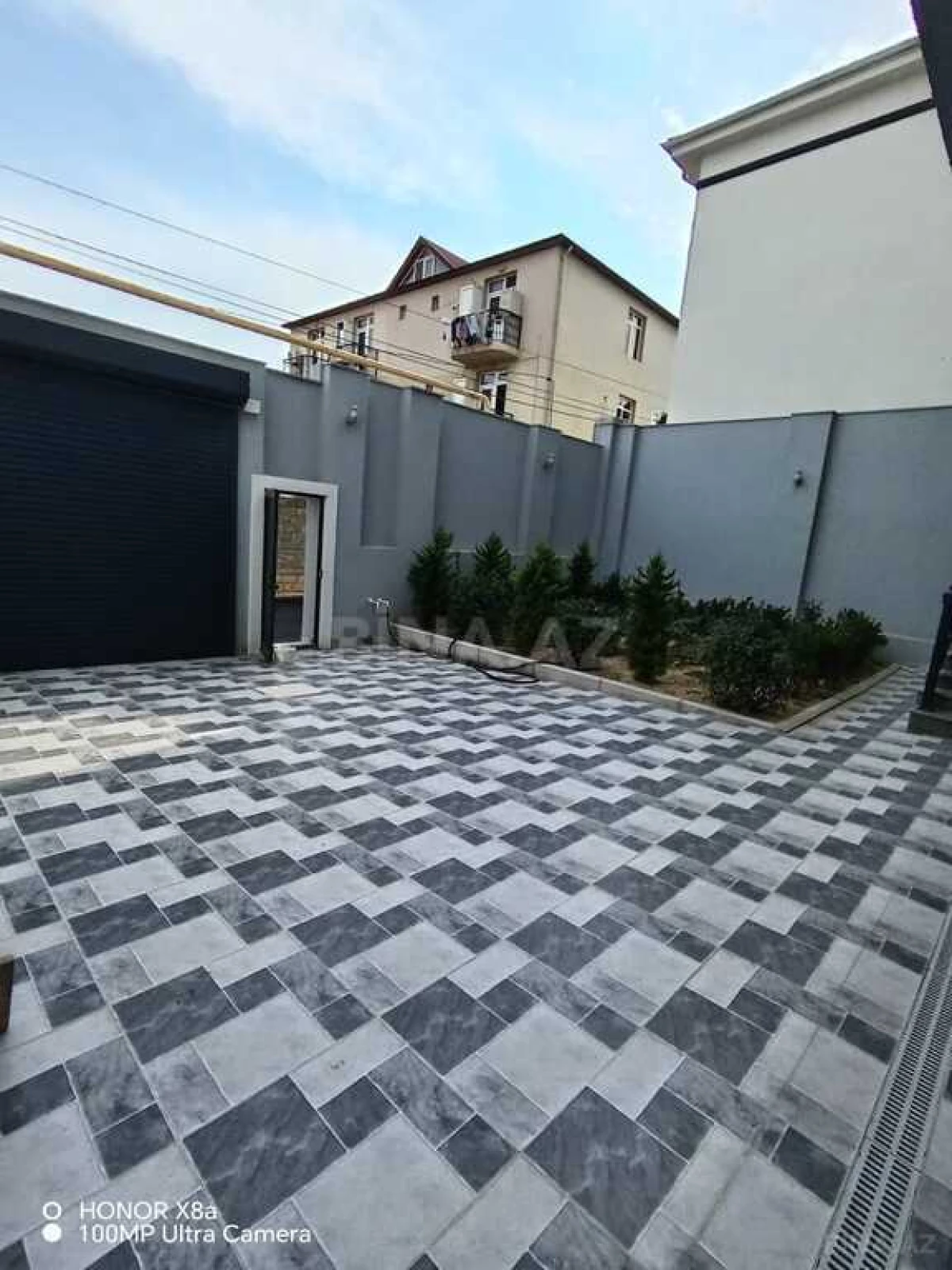 Satılır 4 otaqlı həyət evi 305 m²