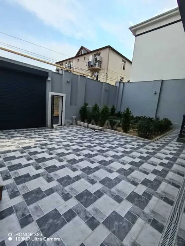 Satılır 4 otaqlı həyət evi 305 m²