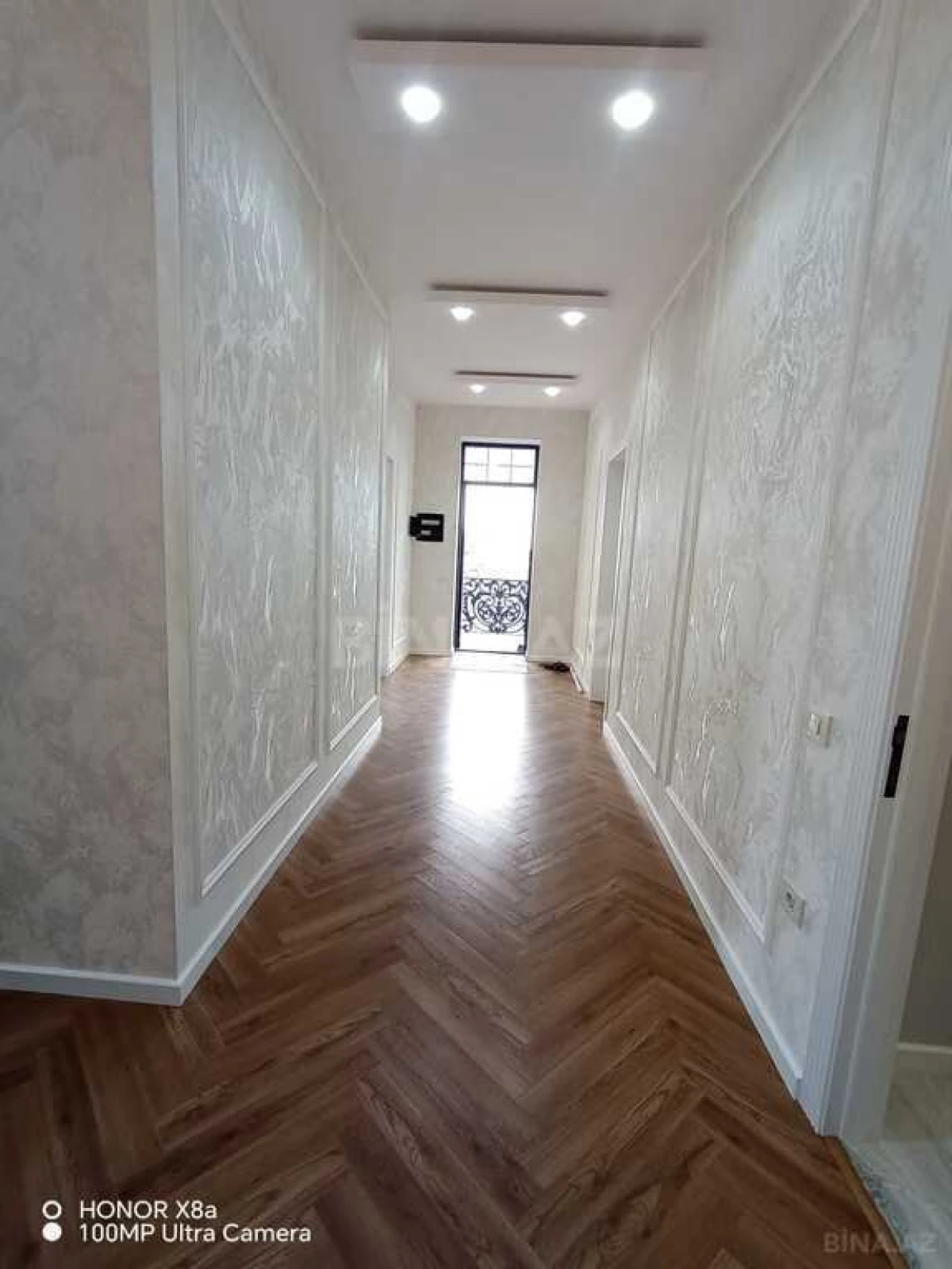 Satılır 4 otaqlı həyət evi 305 m²