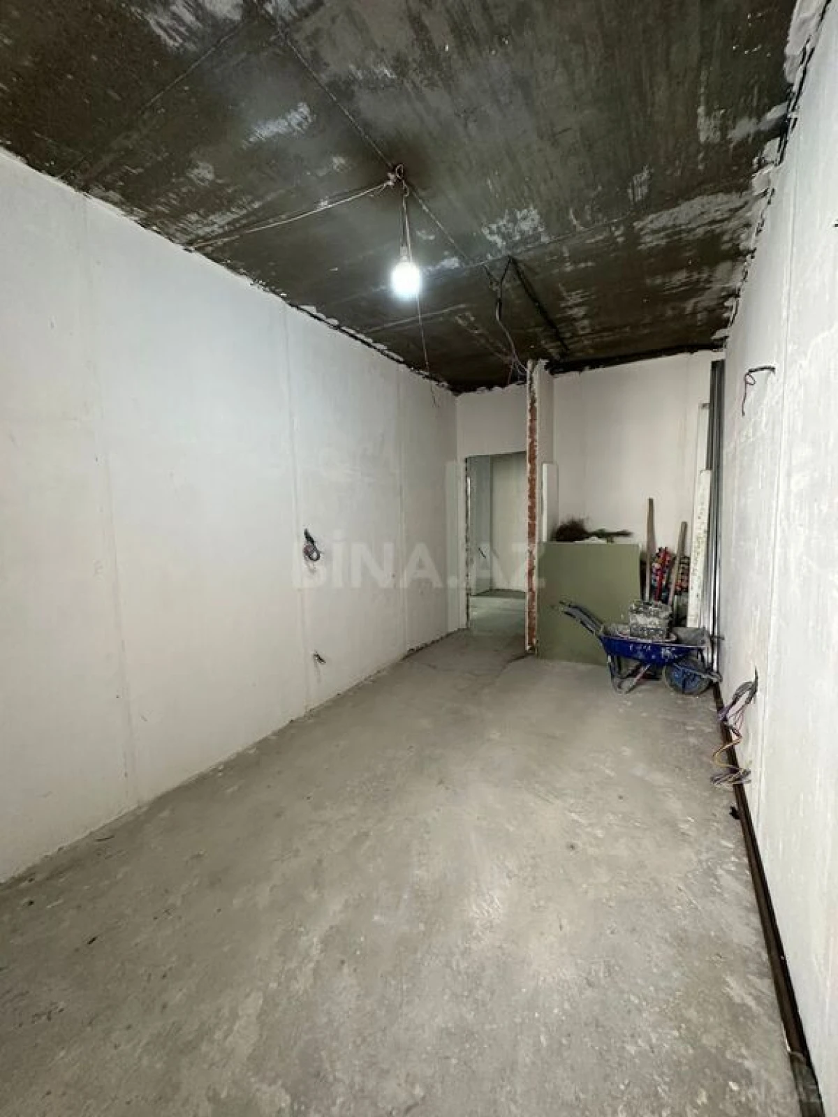 Satılır 3 otaqlı mənzil 136 m²