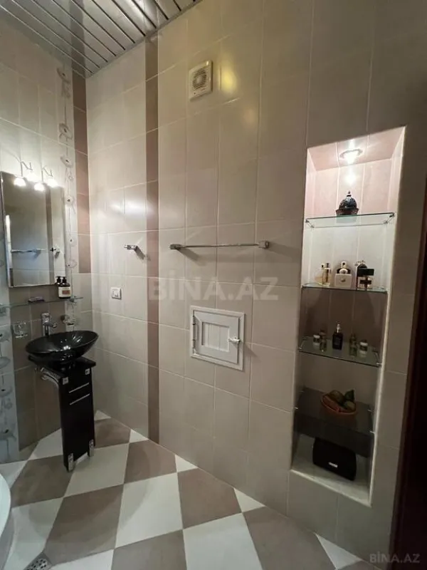 Satılır 3 otaqlı mənzil 165 m²