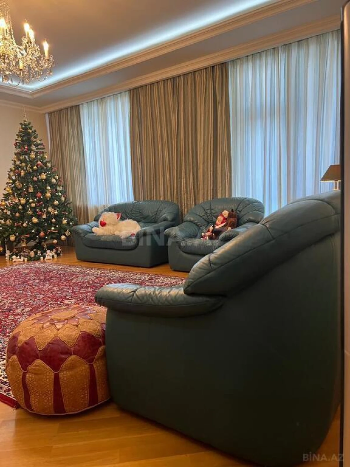 Satılır 3 otaqlı mənzil 165 m²