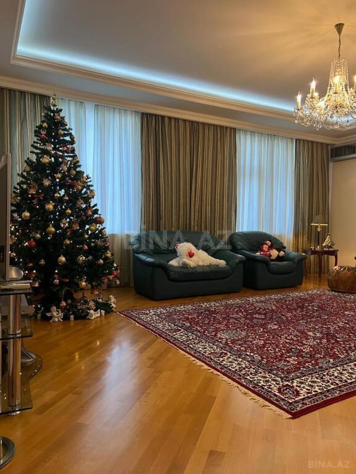 Satılır 3 otaqlı mənzil 165 m²