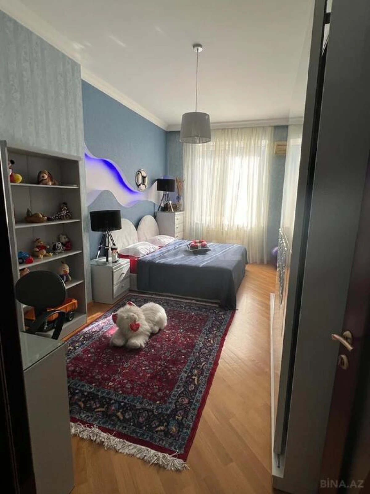 Satılır 3 otaqlı mənzil 165 m²