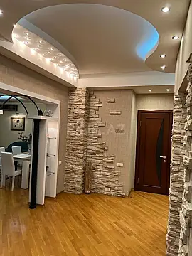 Satılır 3 otaqlı mənzil 165 m²