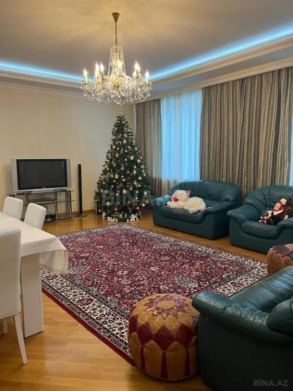 Satılır 3 otaqlı mənzil 165 m²