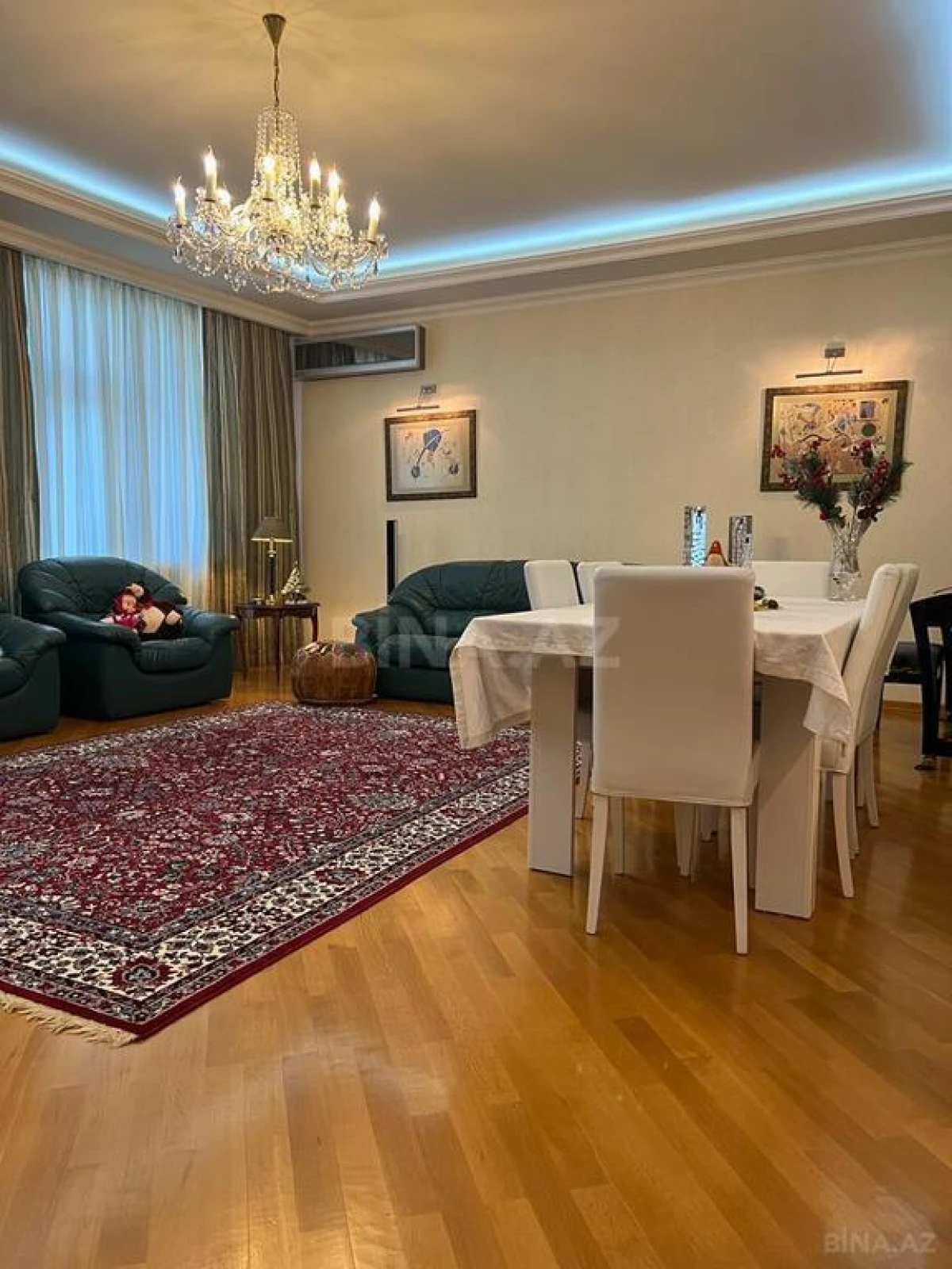 Satılır 3 otaqlı mənzil 165 m²