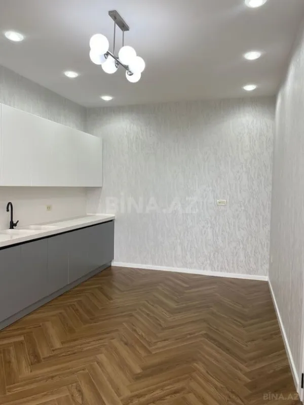 Satılır 4 otaqlı həyət evi 300 m²