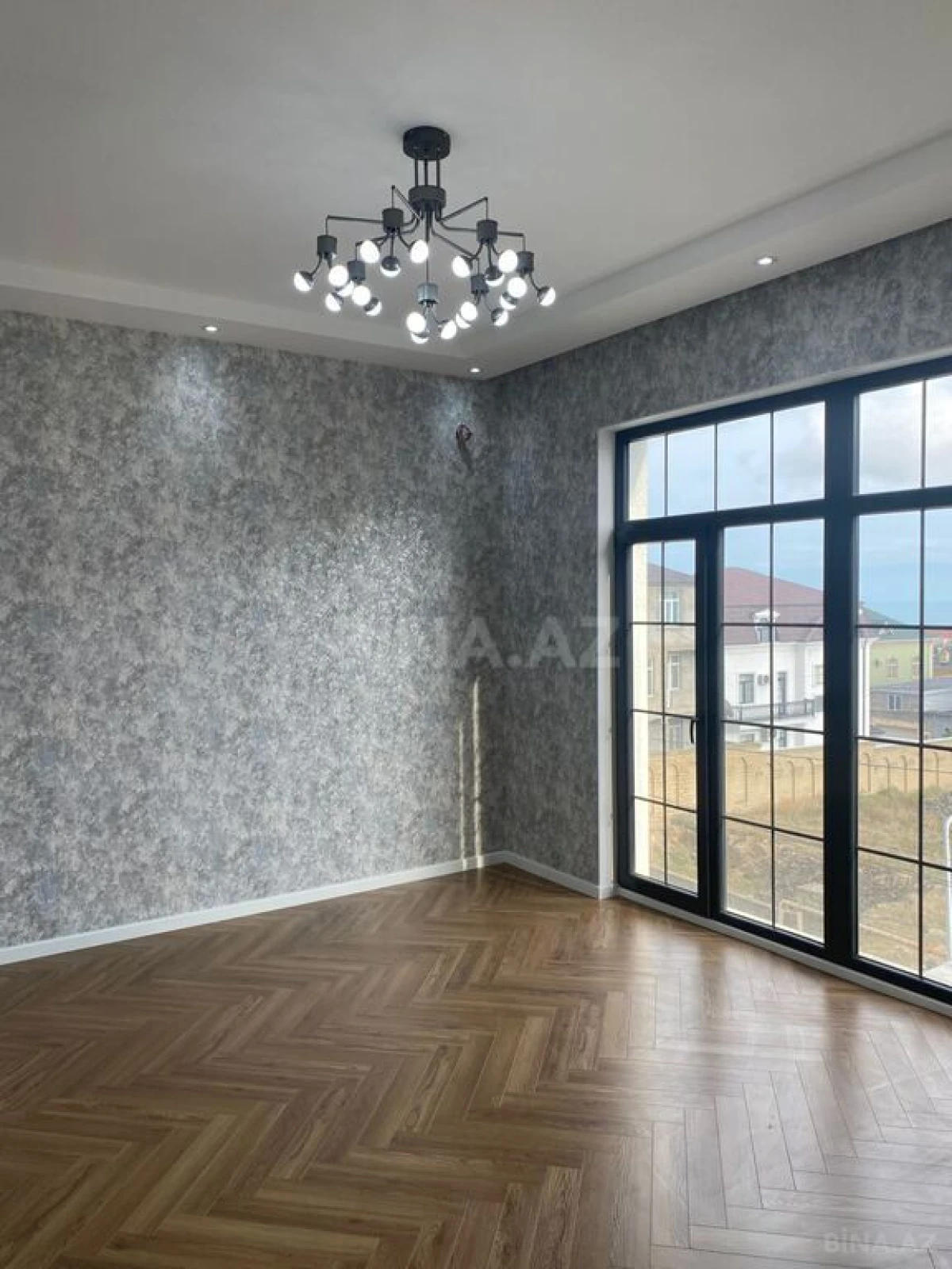 Satılır 4 otaqlı həyət evi 300 m²