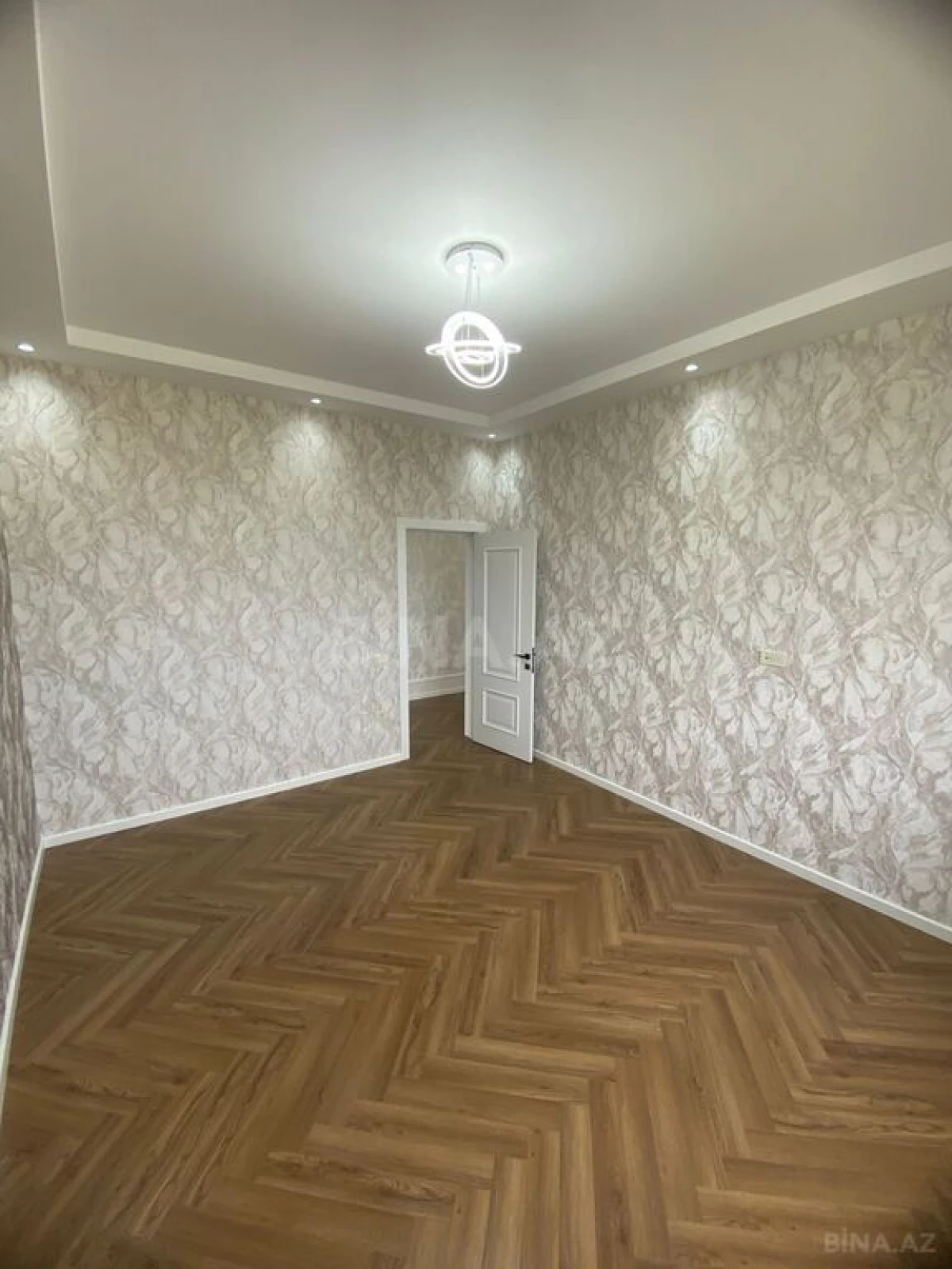 Satılır 4 otaqlı həyət evi 300 m²