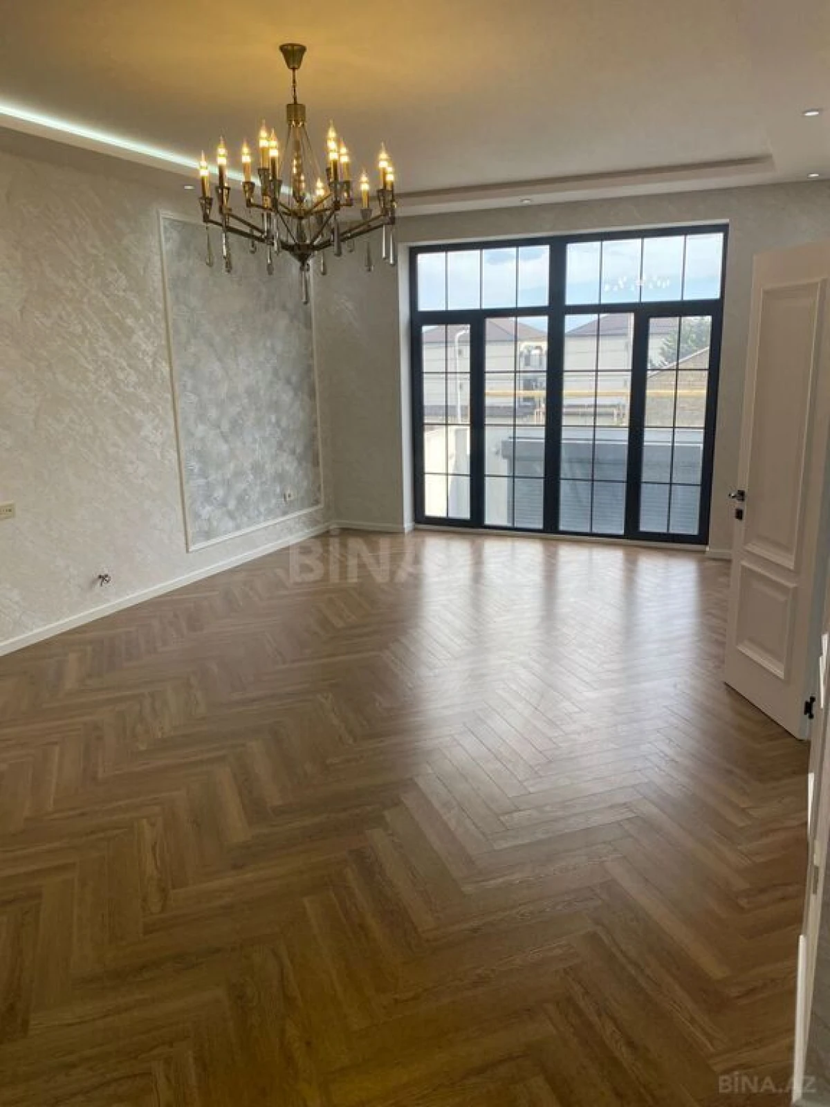 Satılır 4 otaqlı həyət evi 300 m²
