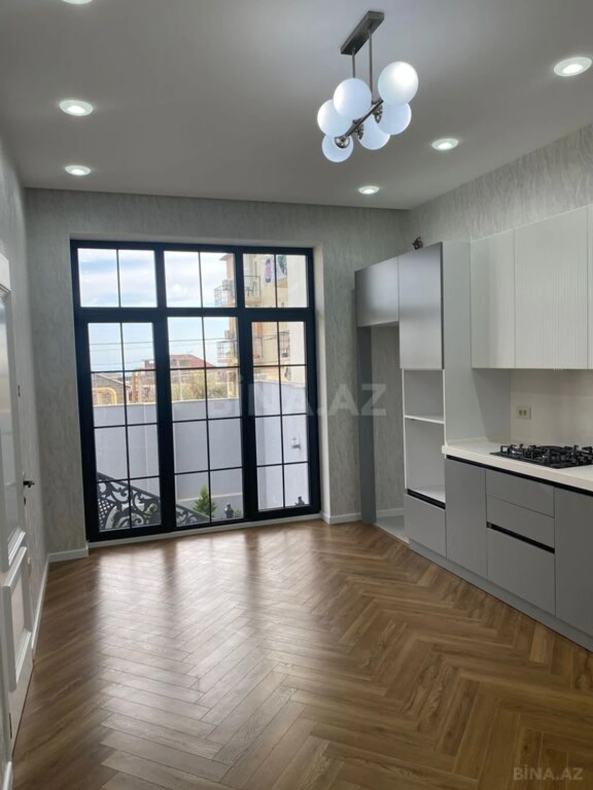 Satılır 4 otaqlı həyət evi 300 m²