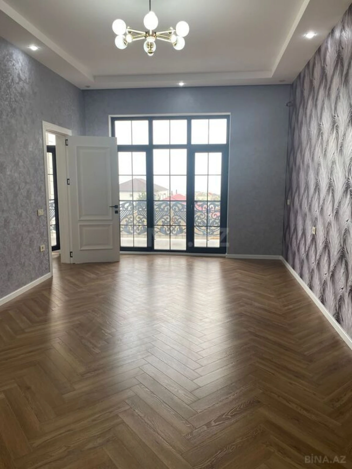 Satılır 4 otaqlı həyət evi 300 m²