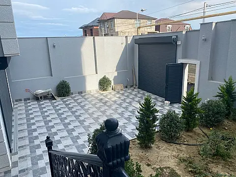 Satılır 4 otaqlı həyət evi 300 m²