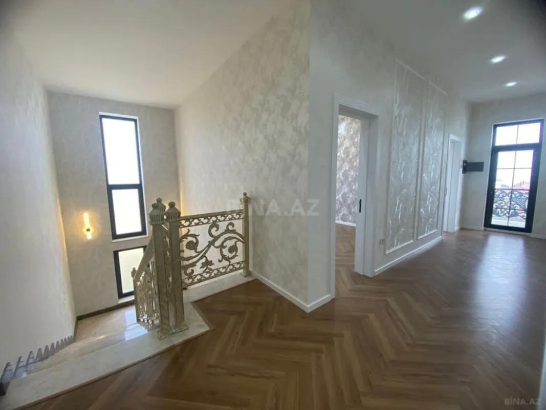 Satılır 4 otaqlı həyət evi 300 m²