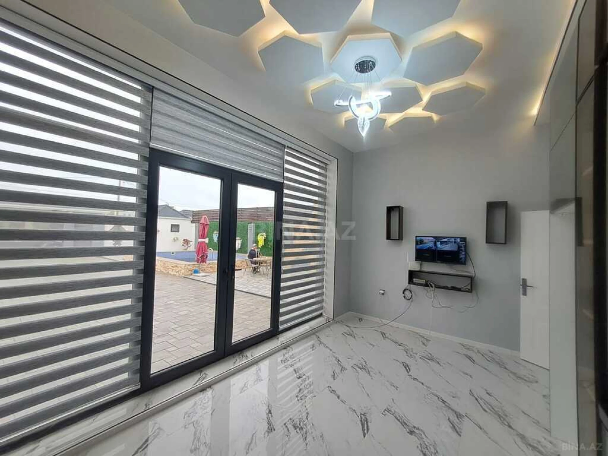 Satılır 5 otaqlı həyət evi 200 m²