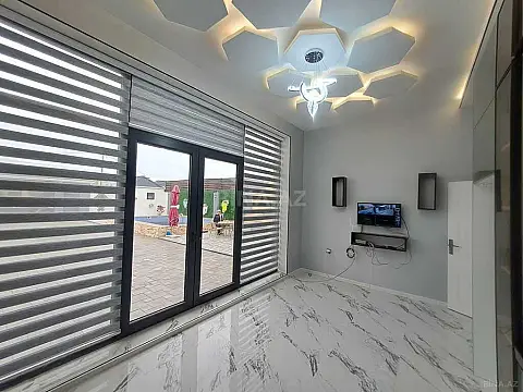 Satılır 5 otaqlı həyət evi 200 m²