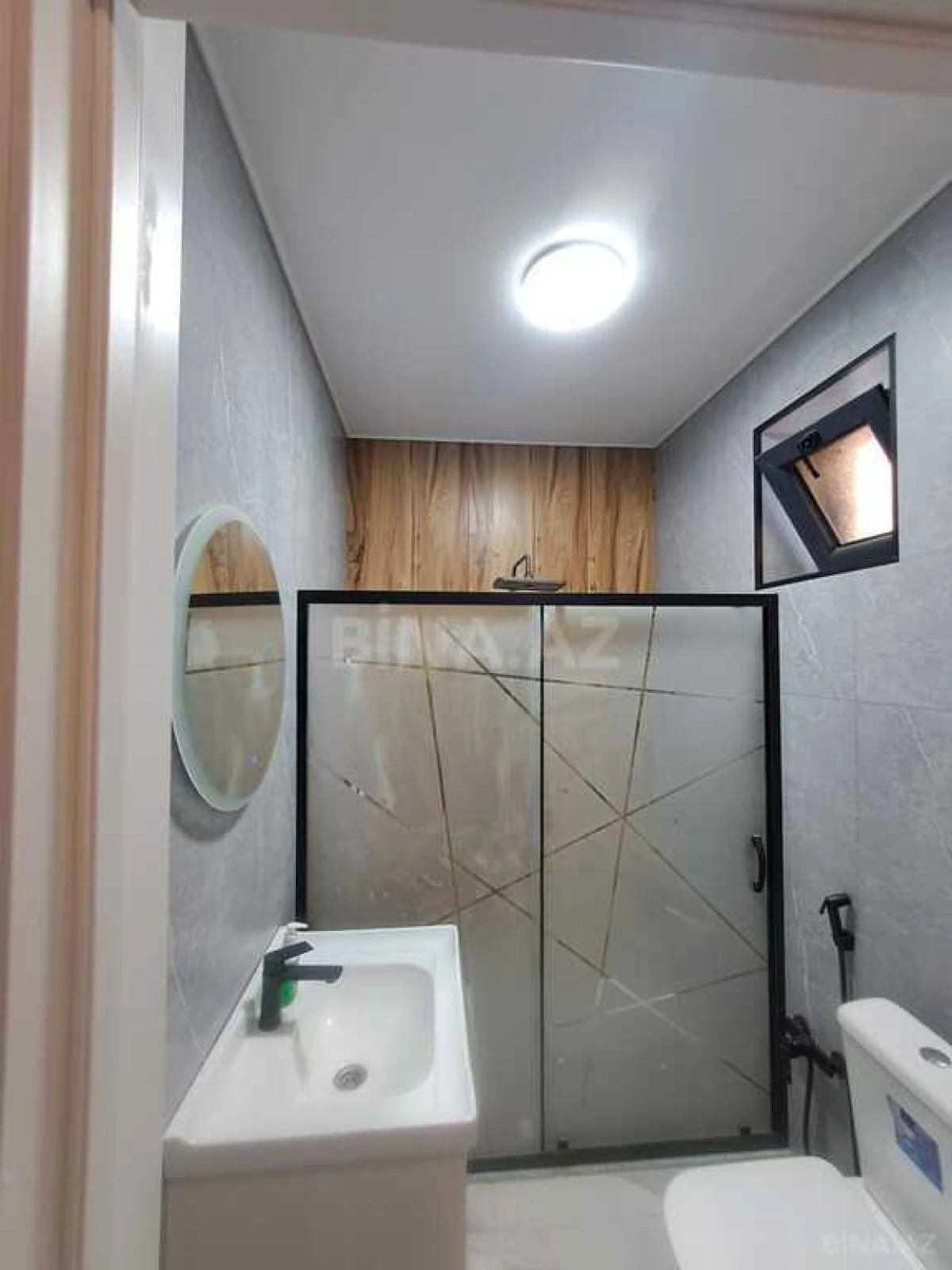 Satılır 5 otaqlı həyət evi 200 m²