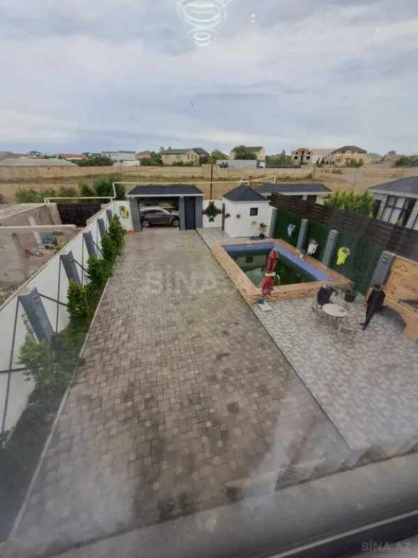 Satılır 5 otaqlı həyət evi 200 m²