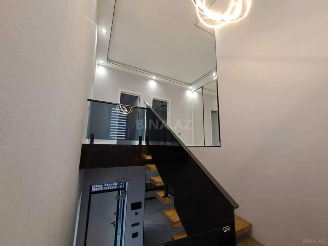 Satılır 5 otaqlı həyət evi 200 m²