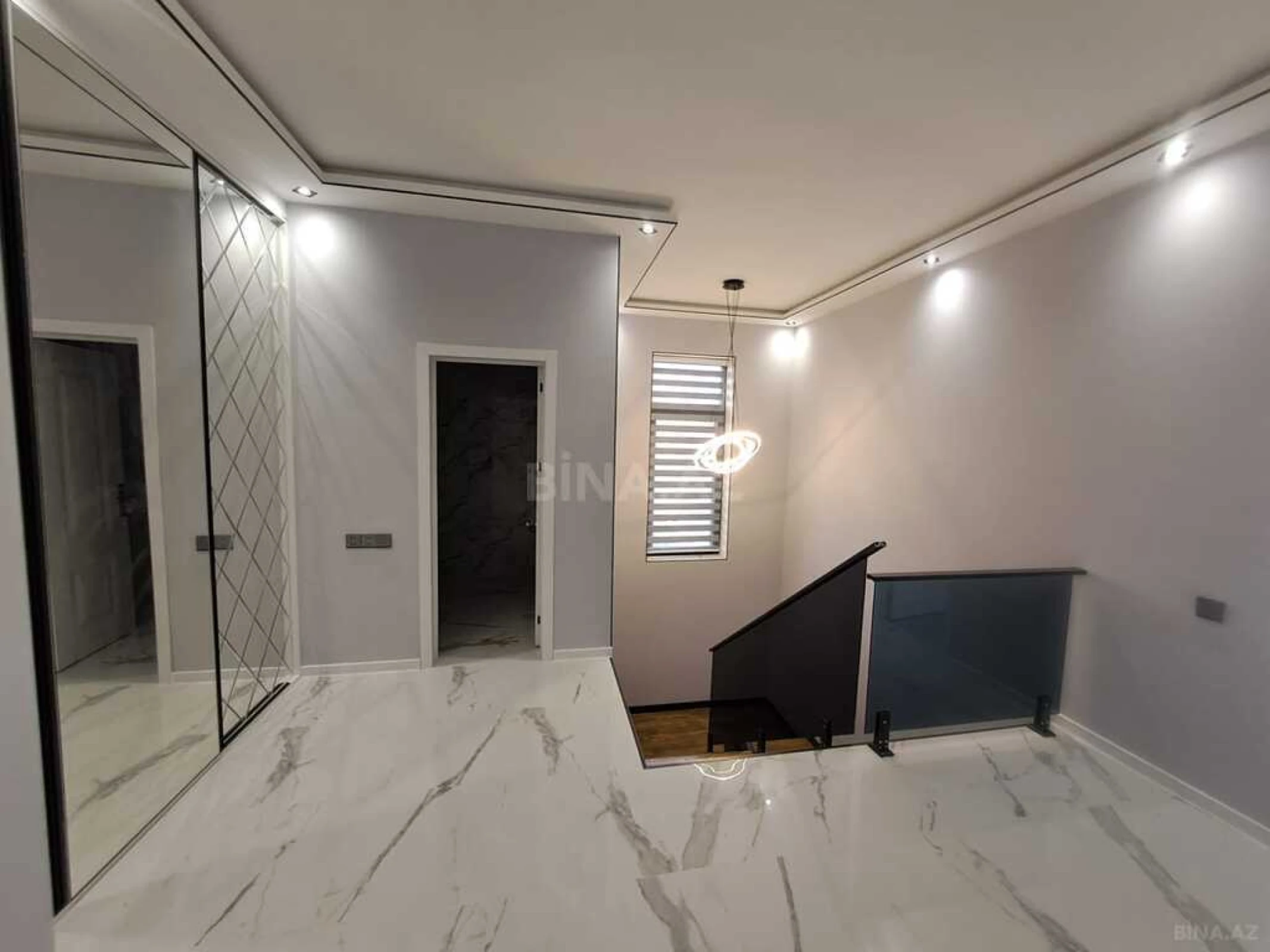 Satılır 5 otaqlı həyət evi 200 m²