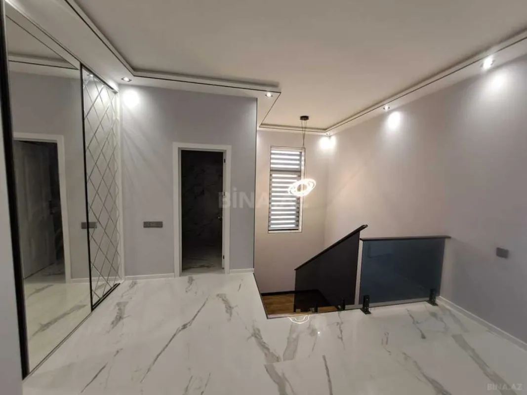 Satılır 5 otaqlı həyət evi 200 m²