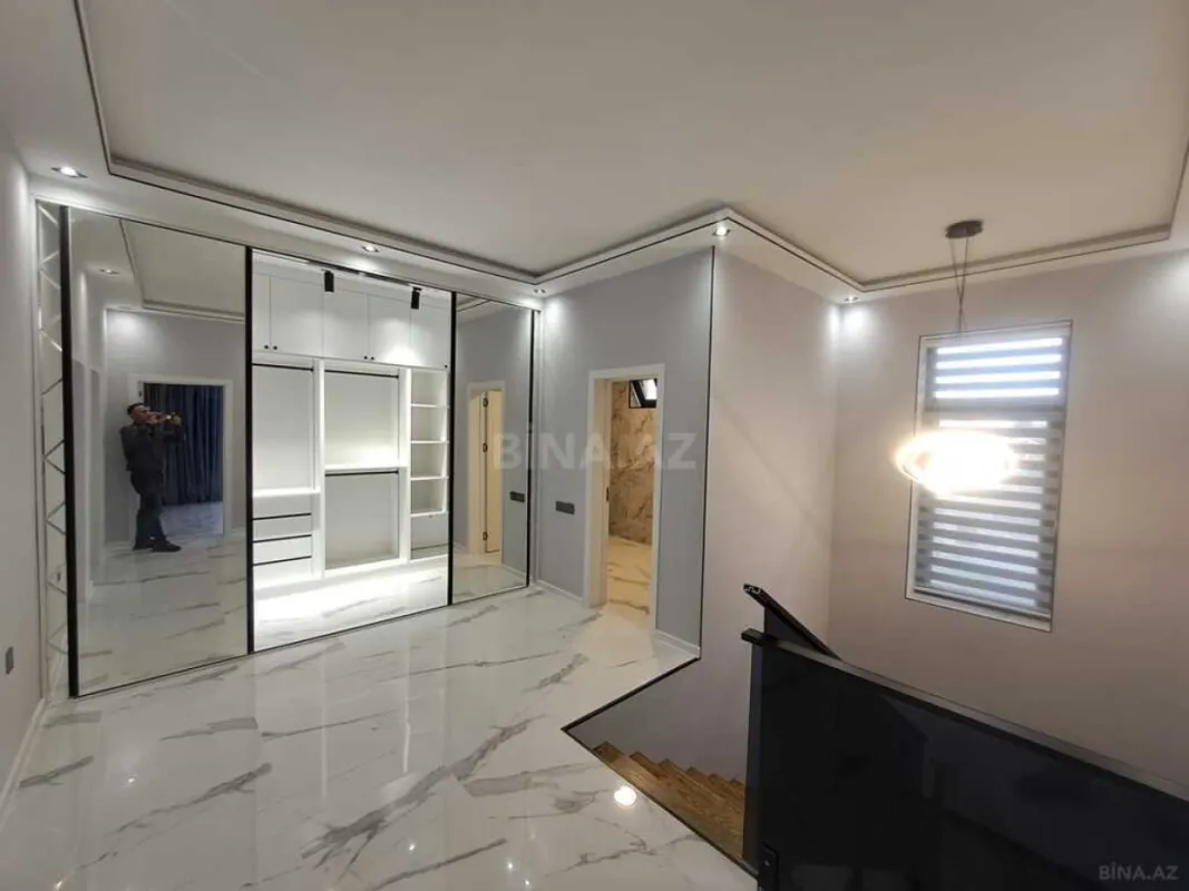 Satılır 5 otaqlı həyət evi 200 m²